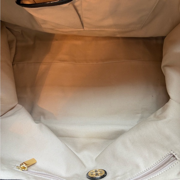 Tory Burch Black Patent Logo Tote - Picture 7 of 9